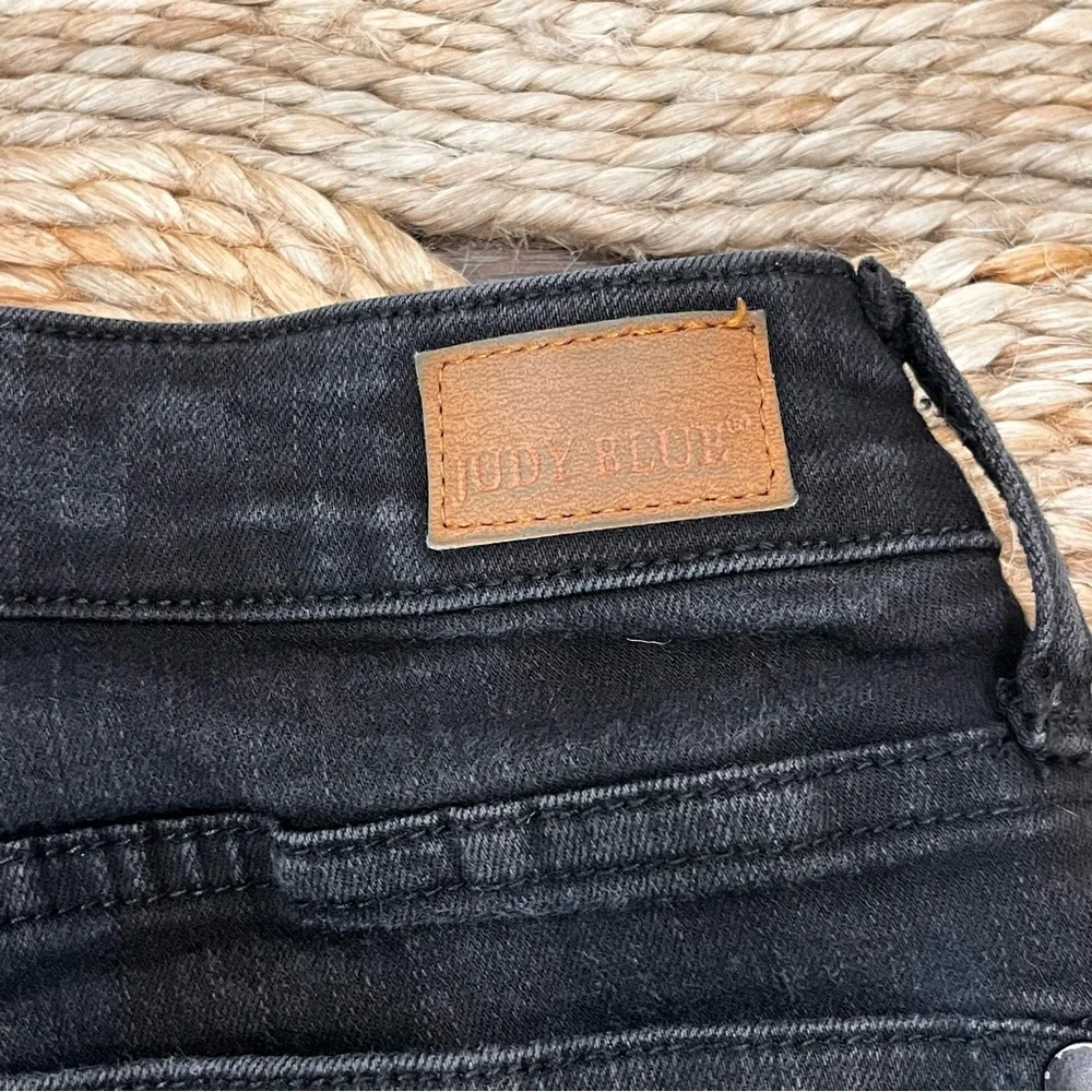 Judy Blue Capri Fit Mid Rise Womens Size 5/27 Black Denim Stretch JB88239 - Picture 5 of 11